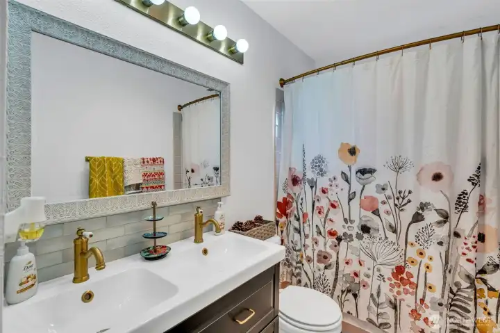 Upstairs full bathroom because you deserve to see flowers on cloudy days.