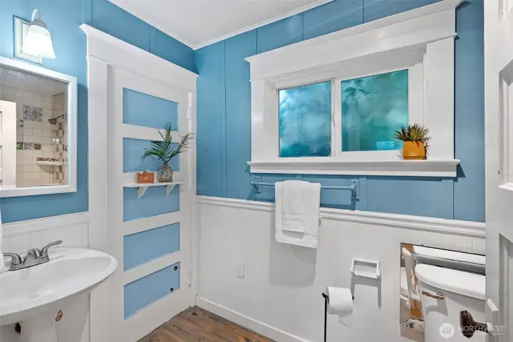 Main floor bathroom.