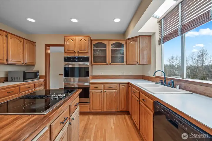 Main Level - Kitchen