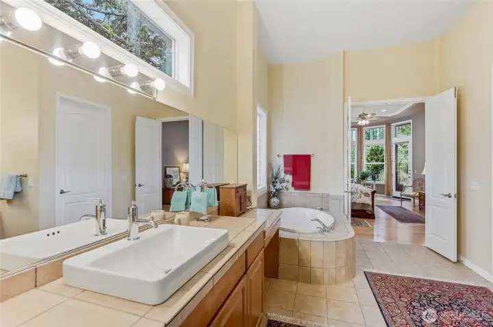 Enjoy a nice long soak in the large tub. Enjoy a nice long soak in the large tub.