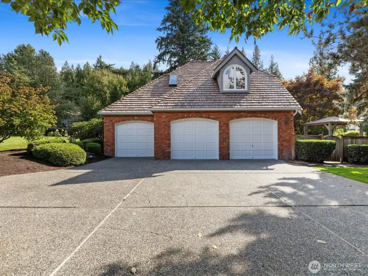 Massive - 980sqft - 3 car garage.