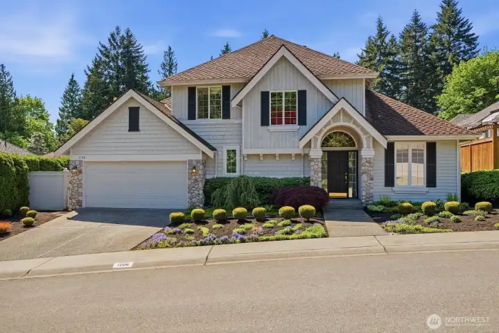 Beautiful William Buchan home in Mill Creek’s coveted Winslow community, surrounded by lush, mature landscaping and timeless curb appeal.
