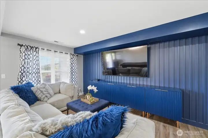 Recently updated family room with woodwork details throughout