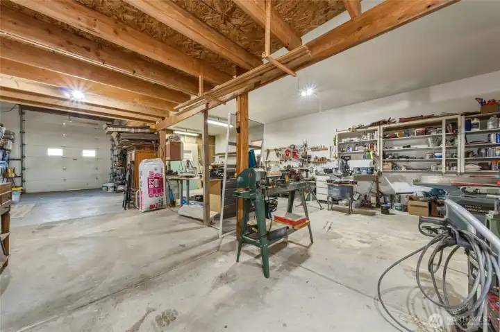 248 Attached Shop