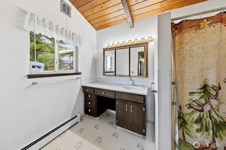 3/4 bath off Primary