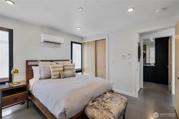 2nd bedroom