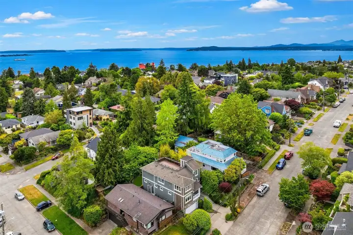 Located just minutes away from the Magnolia Greenbelt and Elliot Bay Marina Located just minutes away from the Magnolia Greenbelt and Elliot Bay Marina