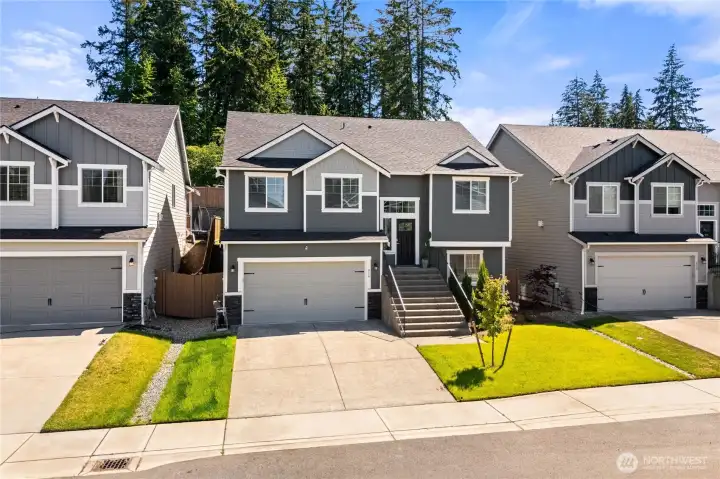 This 2024 home is in pristine condition and offers many upgrades! This 2024 home is in pristine condition and offers many upgrades!