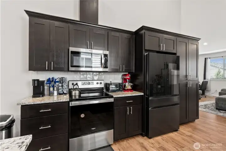 Nice appliances, all are included throughout the home! Nice appliances, all are included throughout the home!