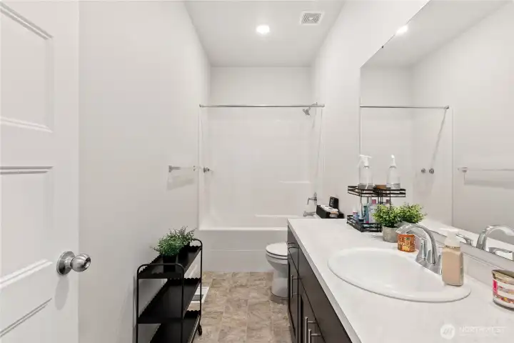 Full bath on upper floor Full bath on upper floor