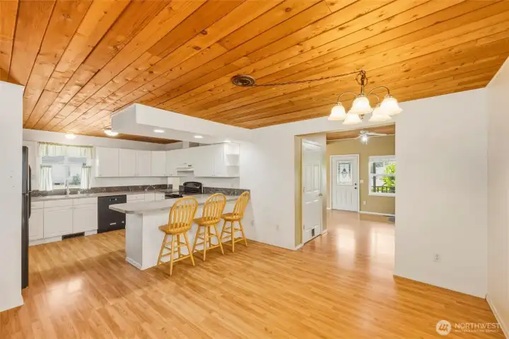 Kitchen features Breakfast Bar