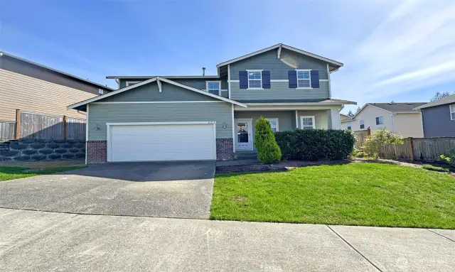 Brand new S/S refrigerator, microwave & gas stove/oven and brand new carpet just installed!
