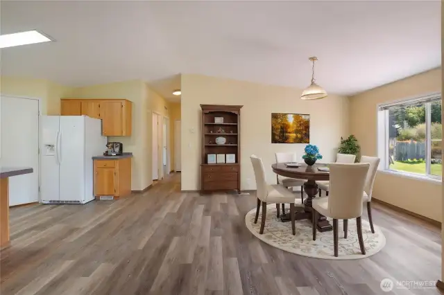 DINNING ROOM VIRTUAL STAGED