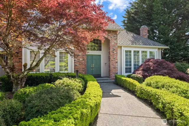 English Hill's Exclusive Park Ave Community...