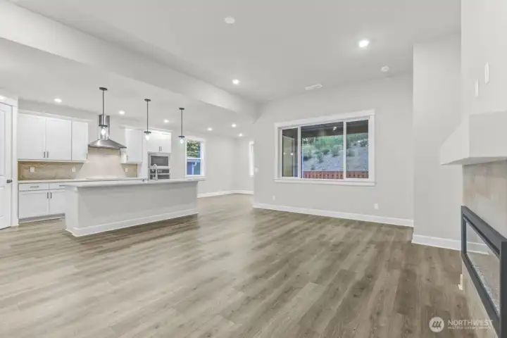 2538 Acer Loop ~ Ready Now