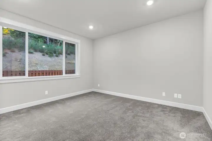 2538 Acer Loop ~ Ready Now