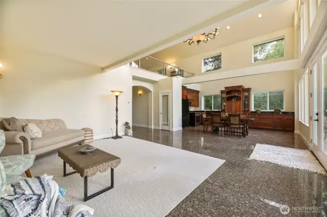 Custom Kitchen Cabinets & High End Stove