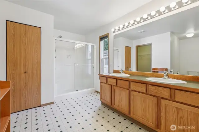 Light and bright primary bedroom bathroom.