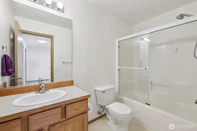 Full Upper Bathroom