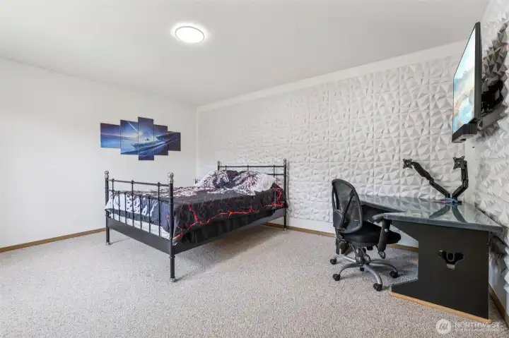 Upstairs Bedroom #2
