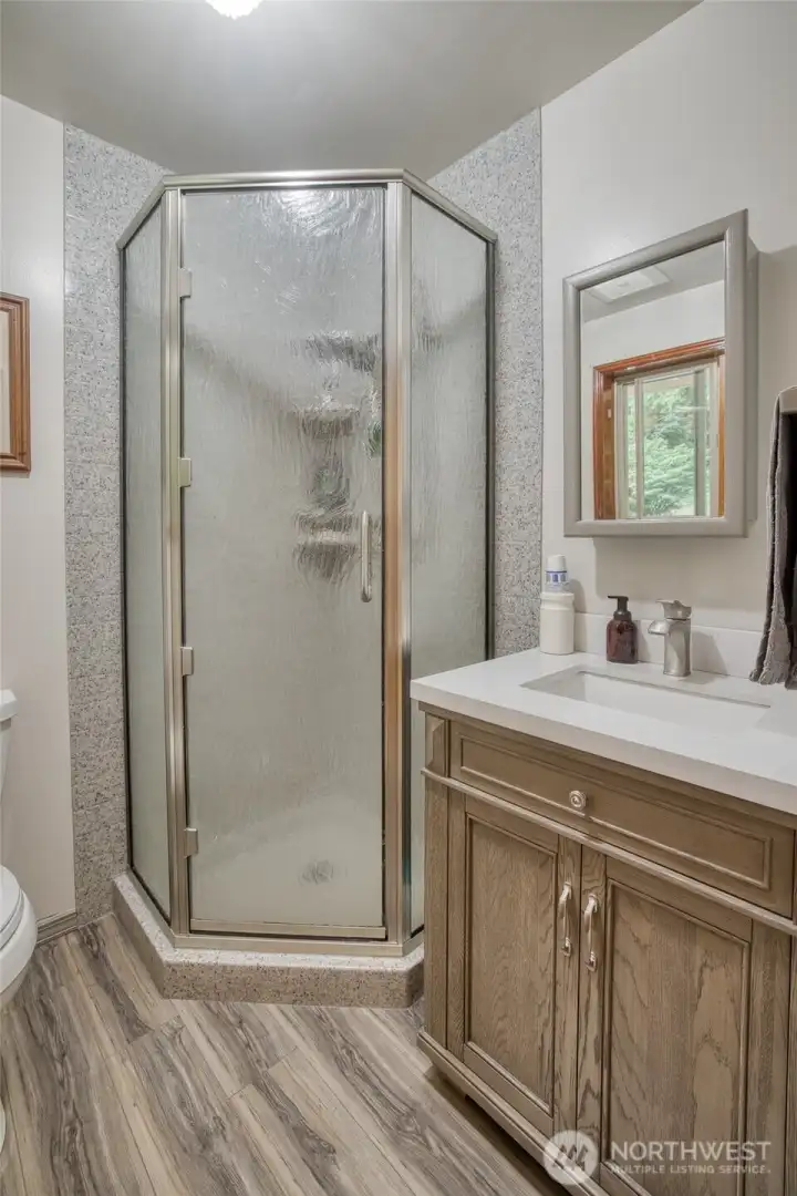 Ensuite 3/4 Bathroom
