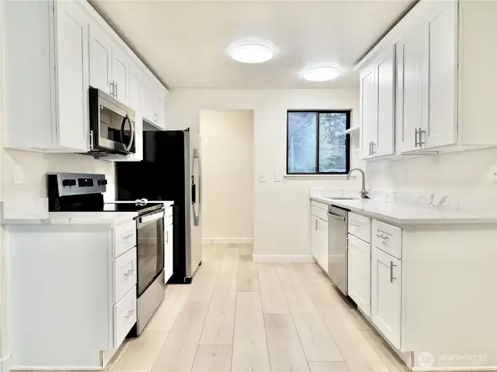 Completely Remodeled Kitchen with New Countertops & Cabinets