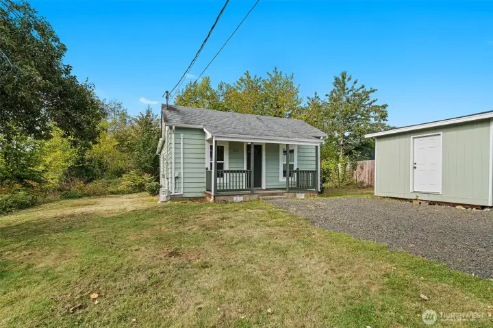 2 bed 1 bath bungalow on 1/3+ acre.