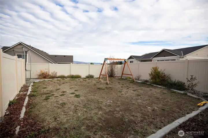 Large fully fenced yard