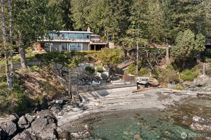 Waterfront property.  Bulkhead has water, power and a boat lift.