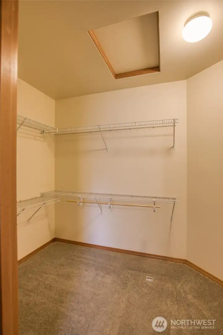 Walk-in Closet