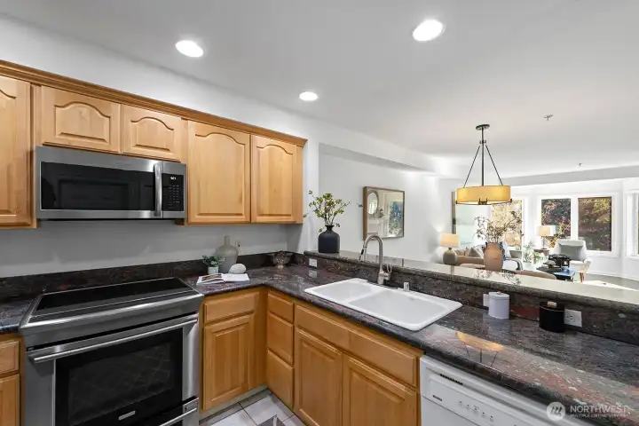 Breakfast bar perfect for entertaining.