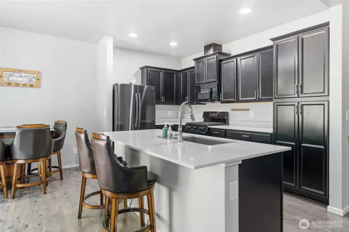 Kitchen, area
