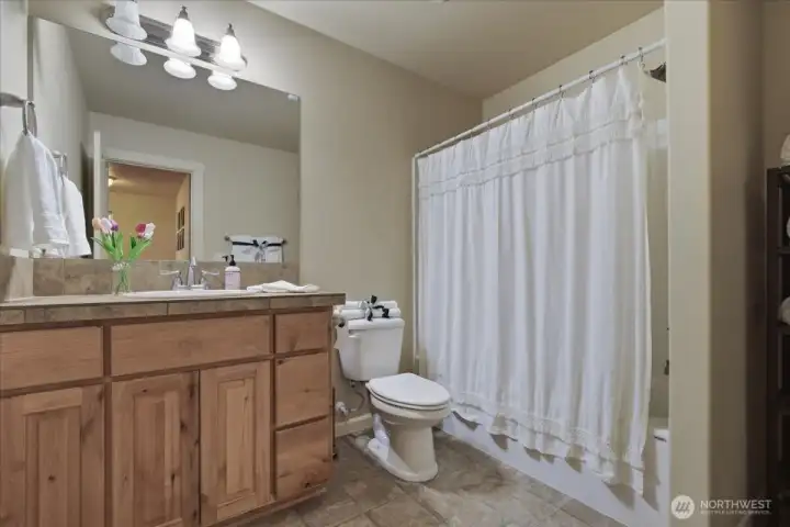 2nd full bathroom on upper
