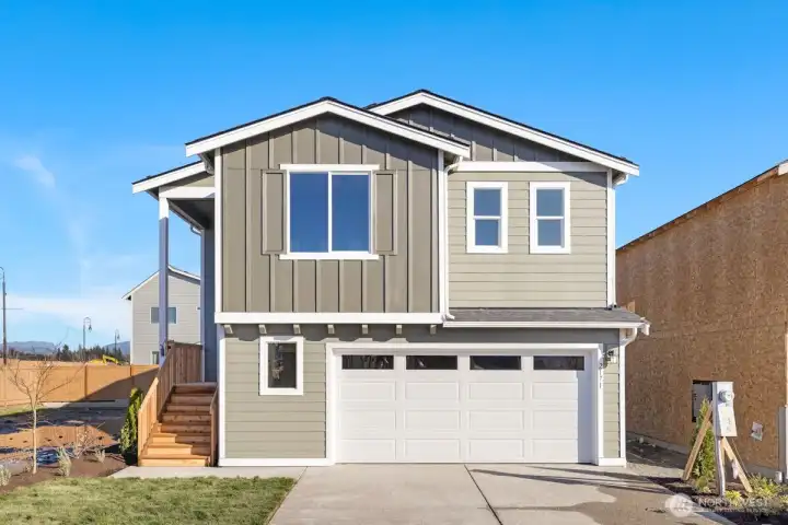 Photographs are for illustrative purposes only. Features, finishes, interior/exterior colors, landscaping and floorplan shown may vary from actual homes built