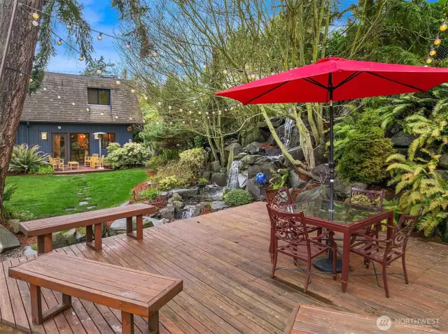 This wonderful deck encourages you to surround yourself in nature as you picnic, party and play.