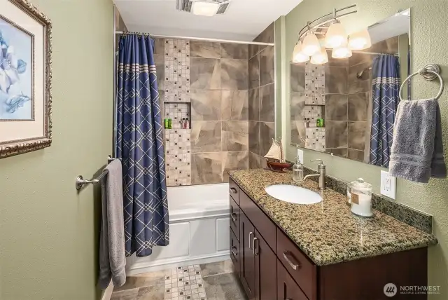 Upper floor full bath.