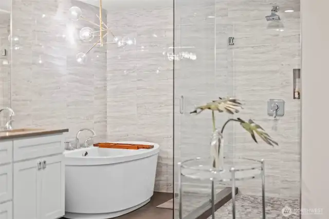 Lovely soaking tub!