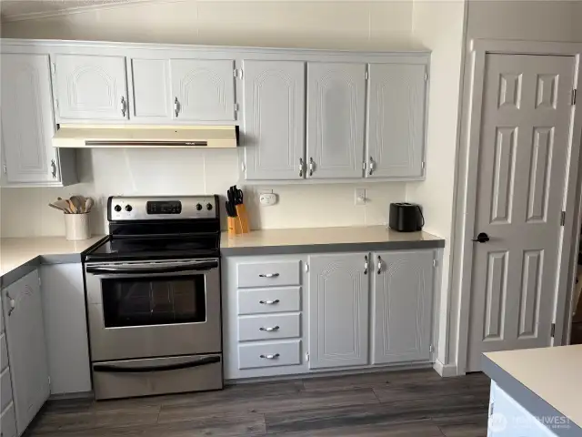 More cabinets by the stove area