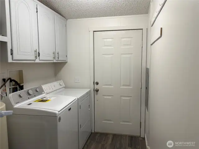 Laundry room with a second entrance
