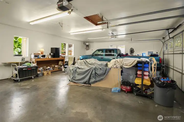 1100 sq ft Garage