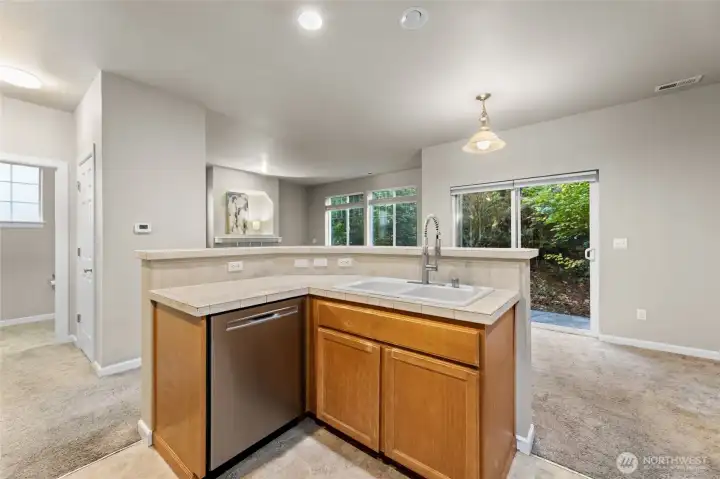 Kitchen with breakfast bar