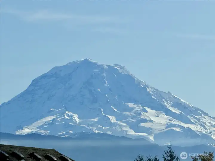 ~Amazing Mt. Rainier View from Upstairs Bedroom #4 & #5~