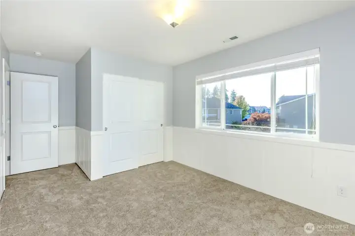 4th bedroom w/Beautiful molding and paint.