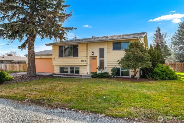 welcome to 1705 Norman St.