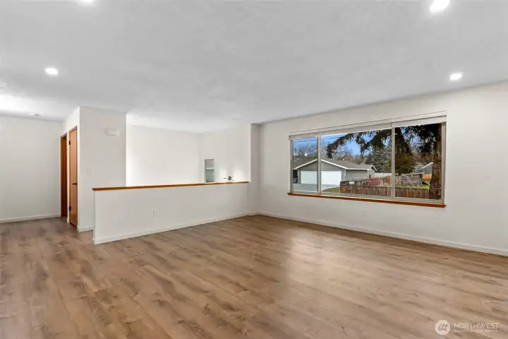 Light and bright livingroom