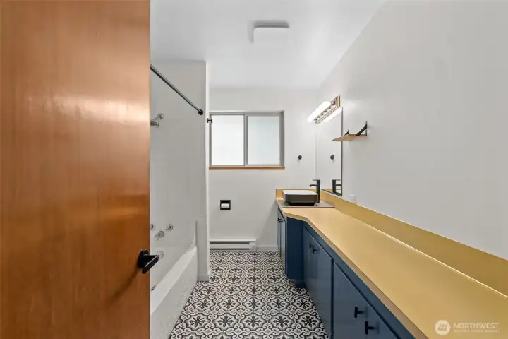 Full bath on upper level