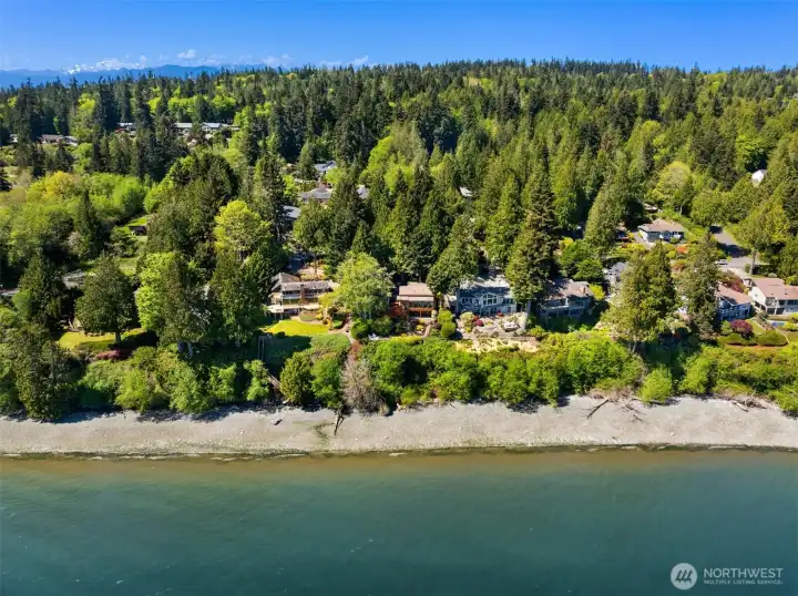 Conveniently located minutes from the Port Ludlow Yacht Club.