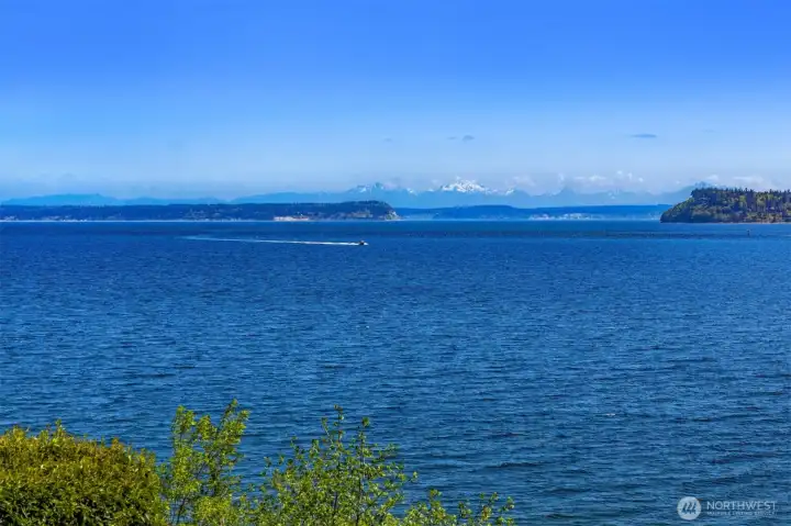 Puget Sound AND mountain views? Yes, please.