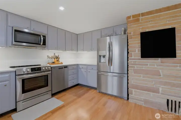 Lots of cabinet space