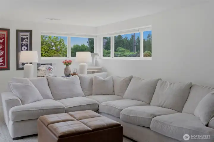 Huge bonus room